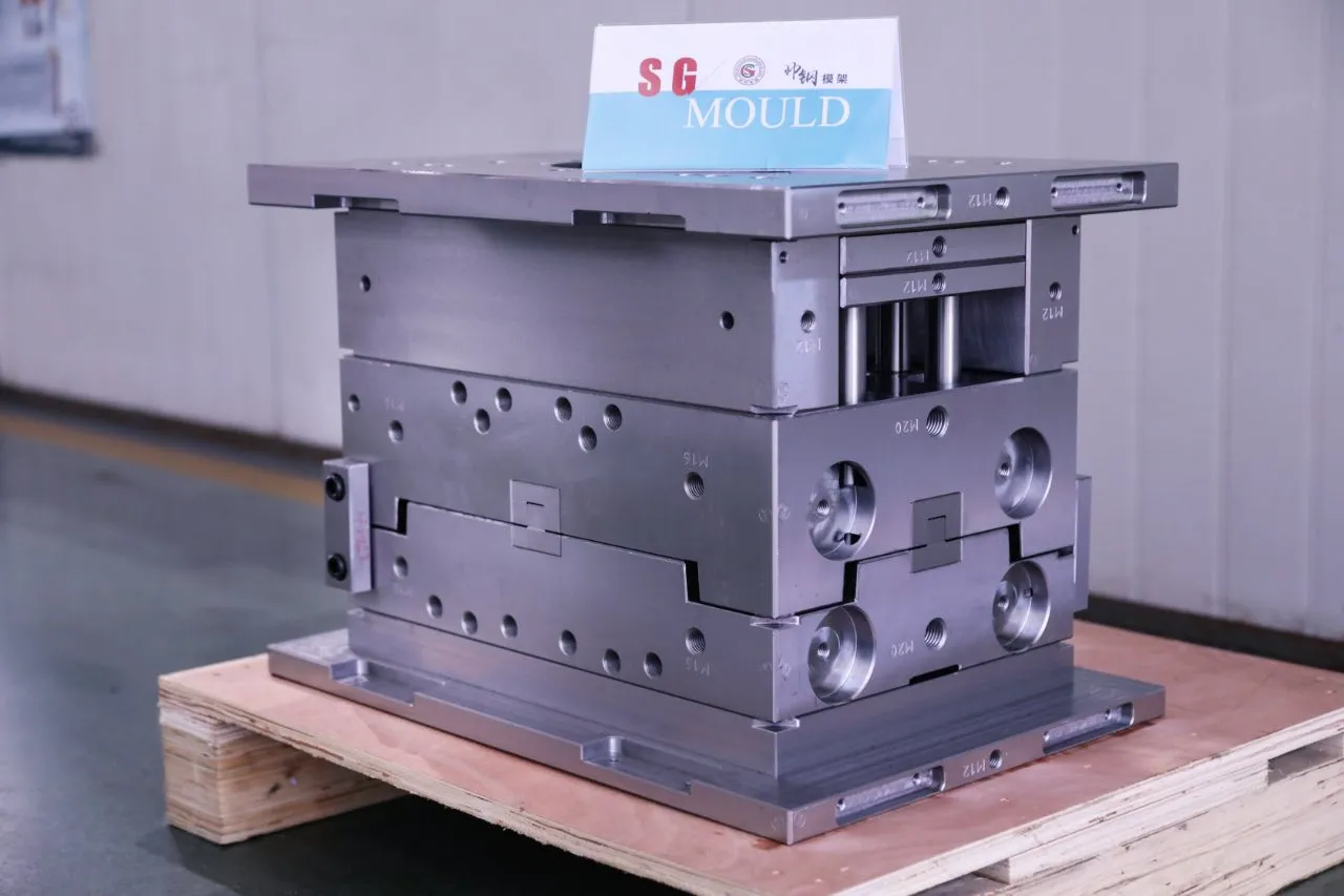 モールドベースの精度基準：金型品質を左右する核心技術要素